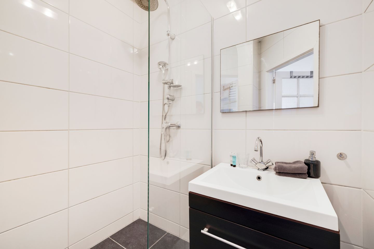 Light apartment with balcony and free view in Kralingen — 25