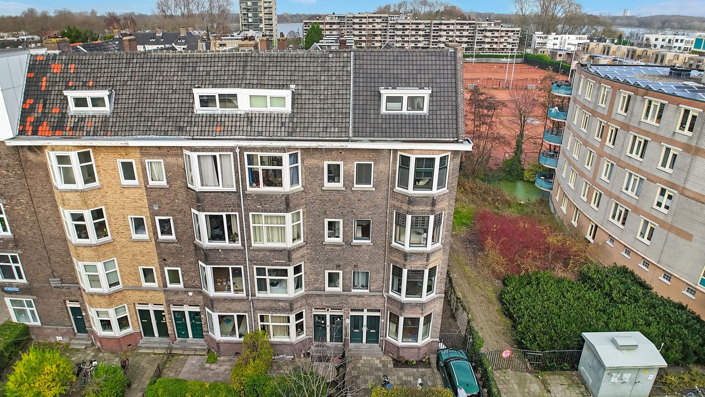 Light apartment with balcony and free view in Kralingen — 34