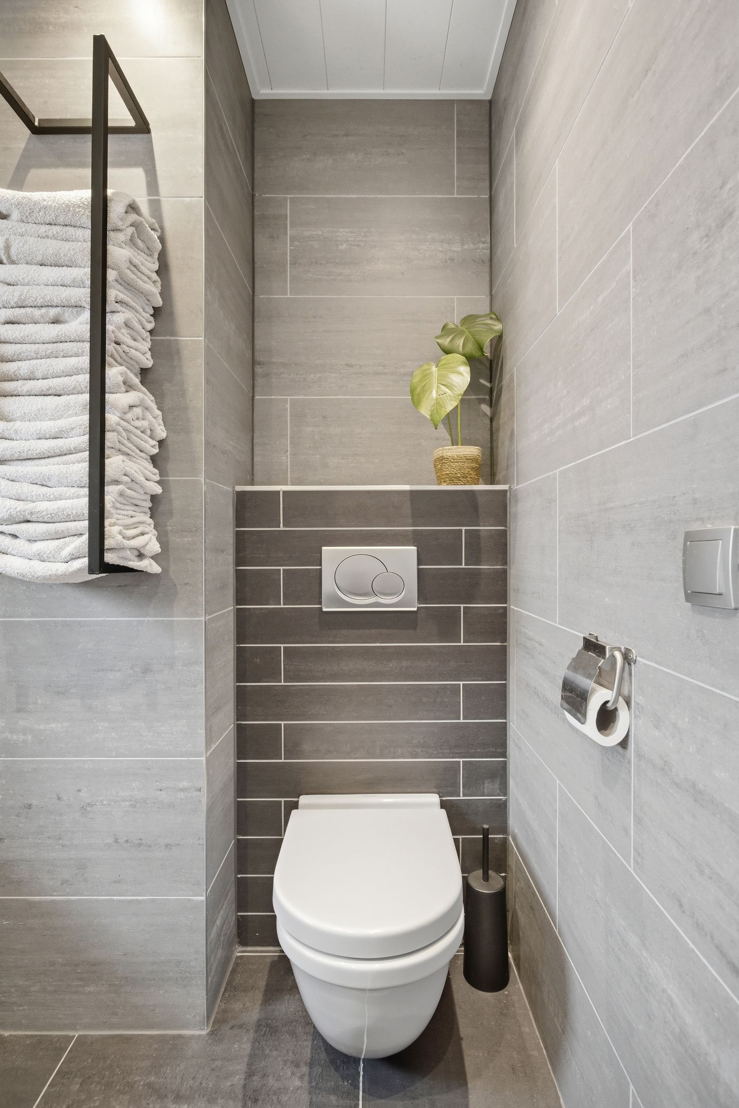 Spacious Corner Home with Four Bedrooms and South-Facing Garden — 21