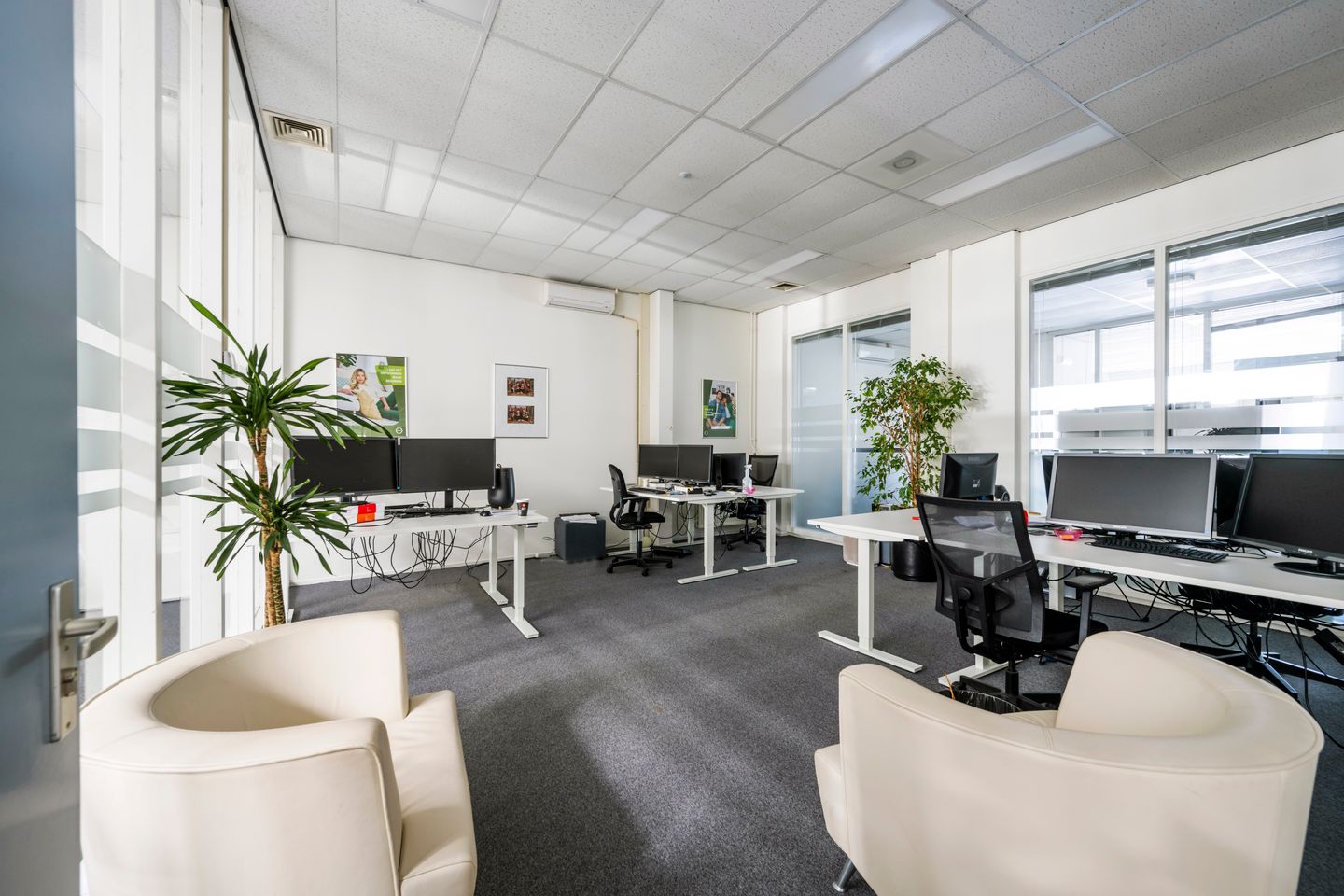 Bekijk foto 4 van Van der Madeweg 9