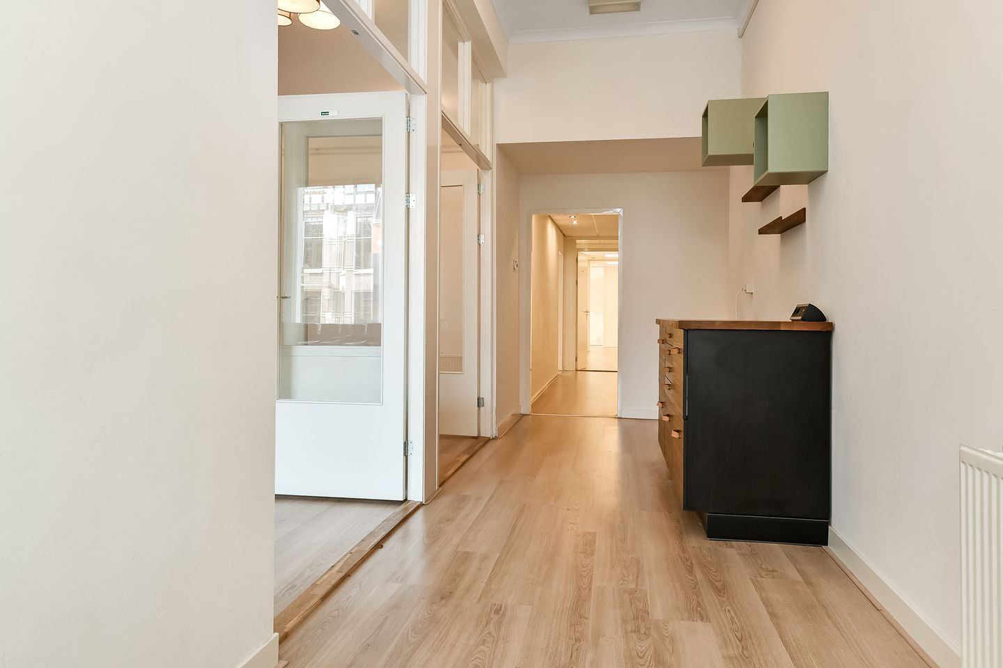 View photo 2 of Sweerts de Landasstraat 61