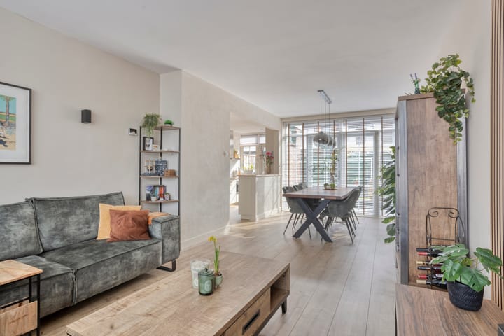 Photo 4 of Schutterstraat 11