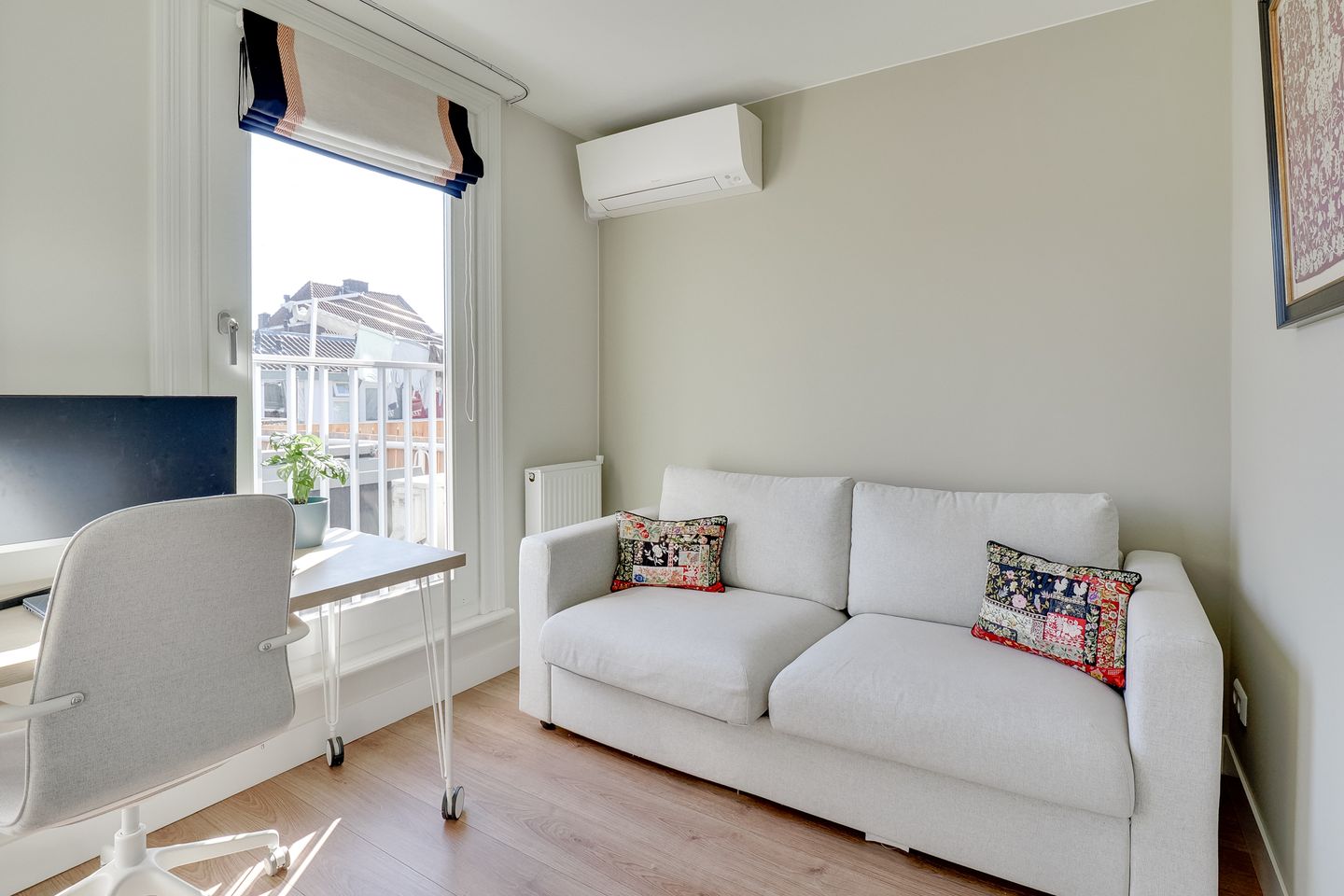 Charming Renovated Family Home with Garden and Two Bathrooms in Tuinwijk-West — 27