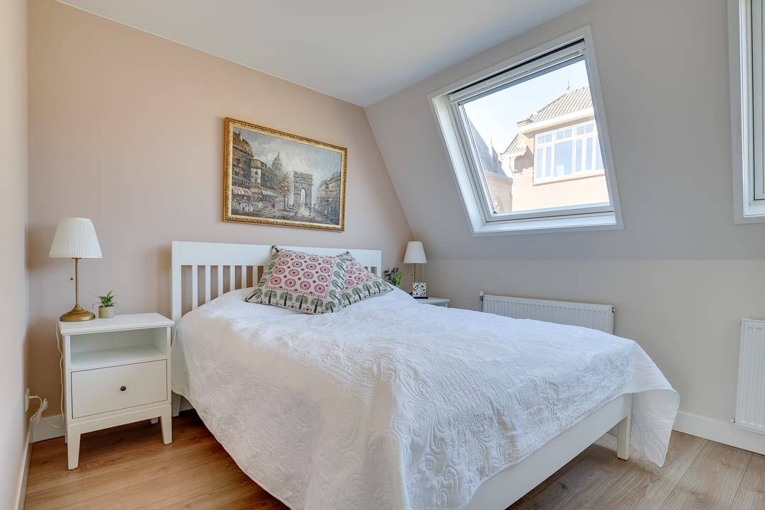 Charming Renovated Family Home with Garden and Two Bathrooms in Tuinwijk-West — 30