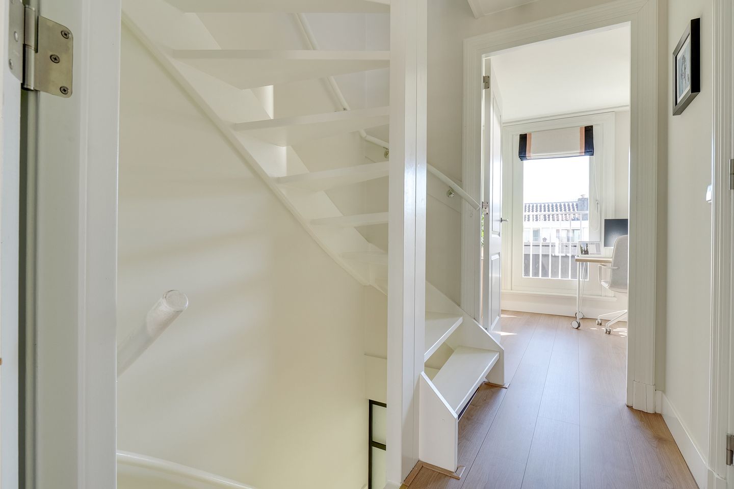 Charming Renovated Family Home with Garden and Two Bathrooms in Tuinwijk-West — 17