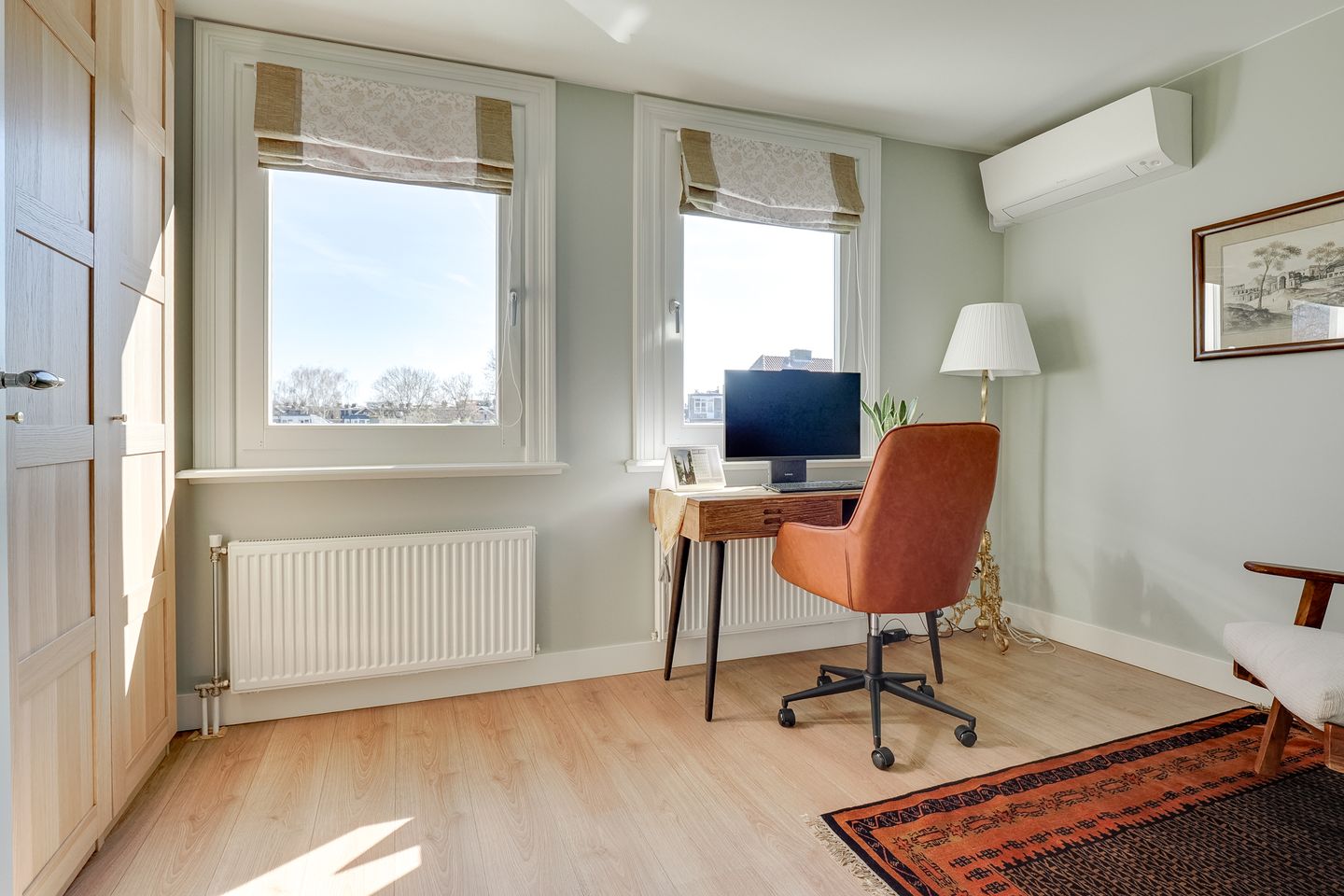 Charming Renovated Family Home with Garden and Two Bathrooms in Tuinwijk-West — 38