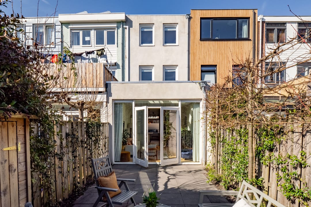 Charming Renovated Family Home with Garden and Two Bathrooms in Tuinwijk-West — 41
