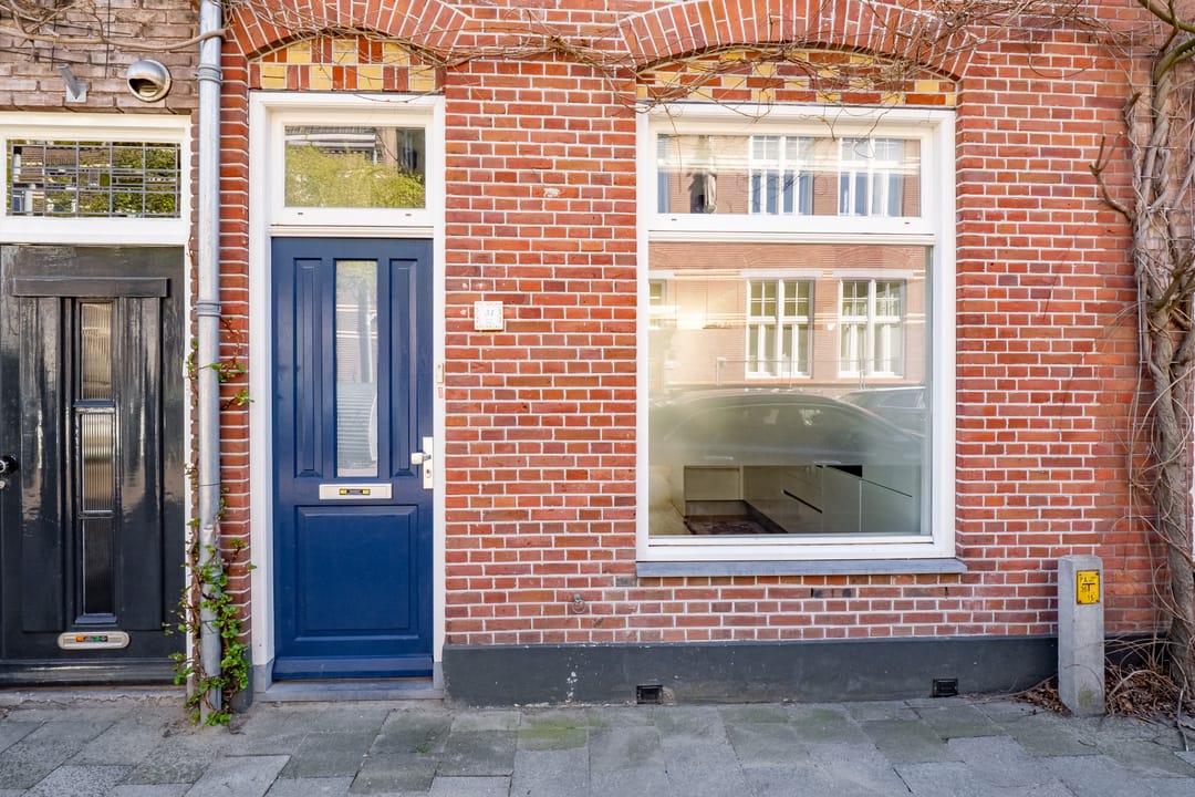 Charming Renovated Family Home with Garden and Two Bathrooms in Tuinwijk-West — 44