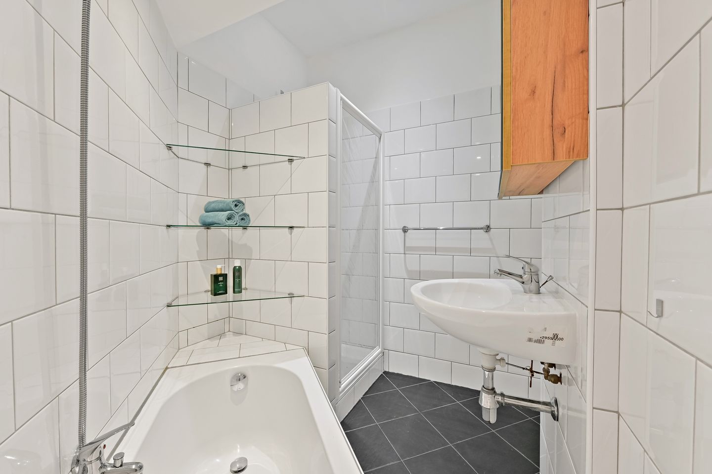 Charming ground-floor apartment with southwest-facing garden in Bezuidenhout — 18