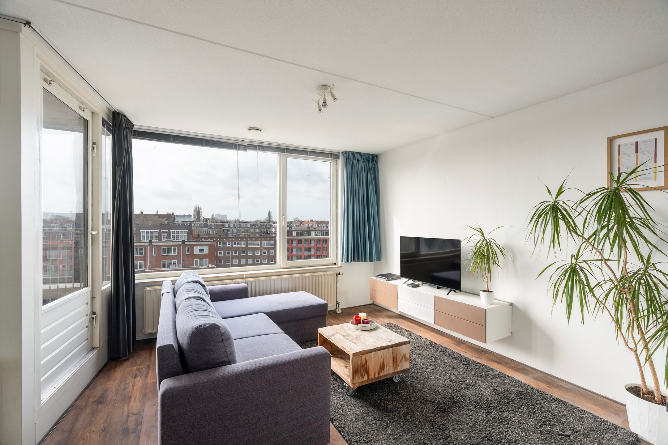 Photo 9 of Voorburgstraat 296