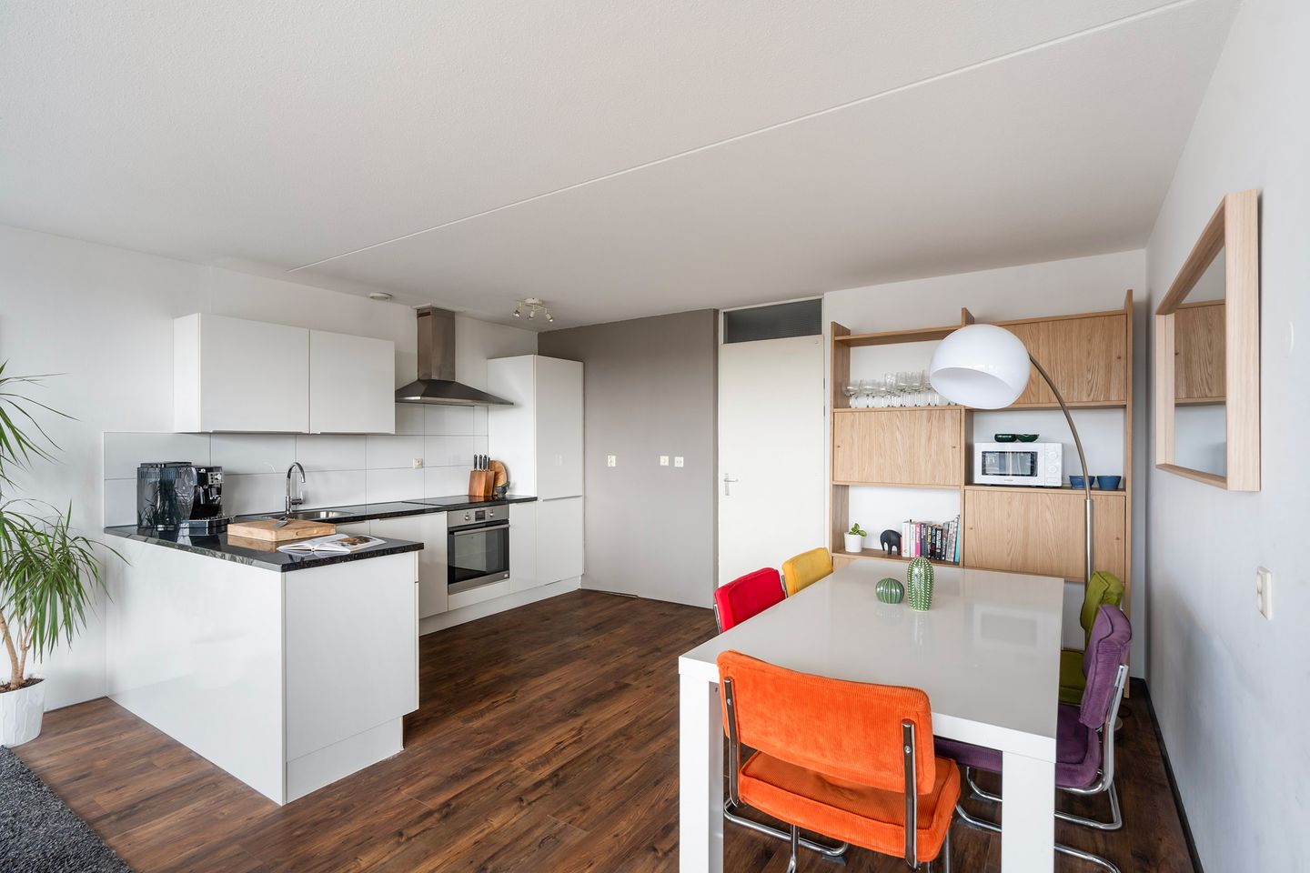 Photo 19 of Voorburgstraat 296