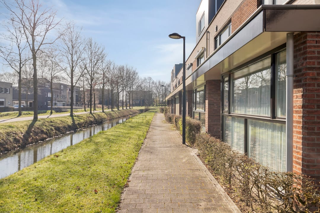 Charming terraced house with sunny garden and garage in Vijfhoek Deventer — 37