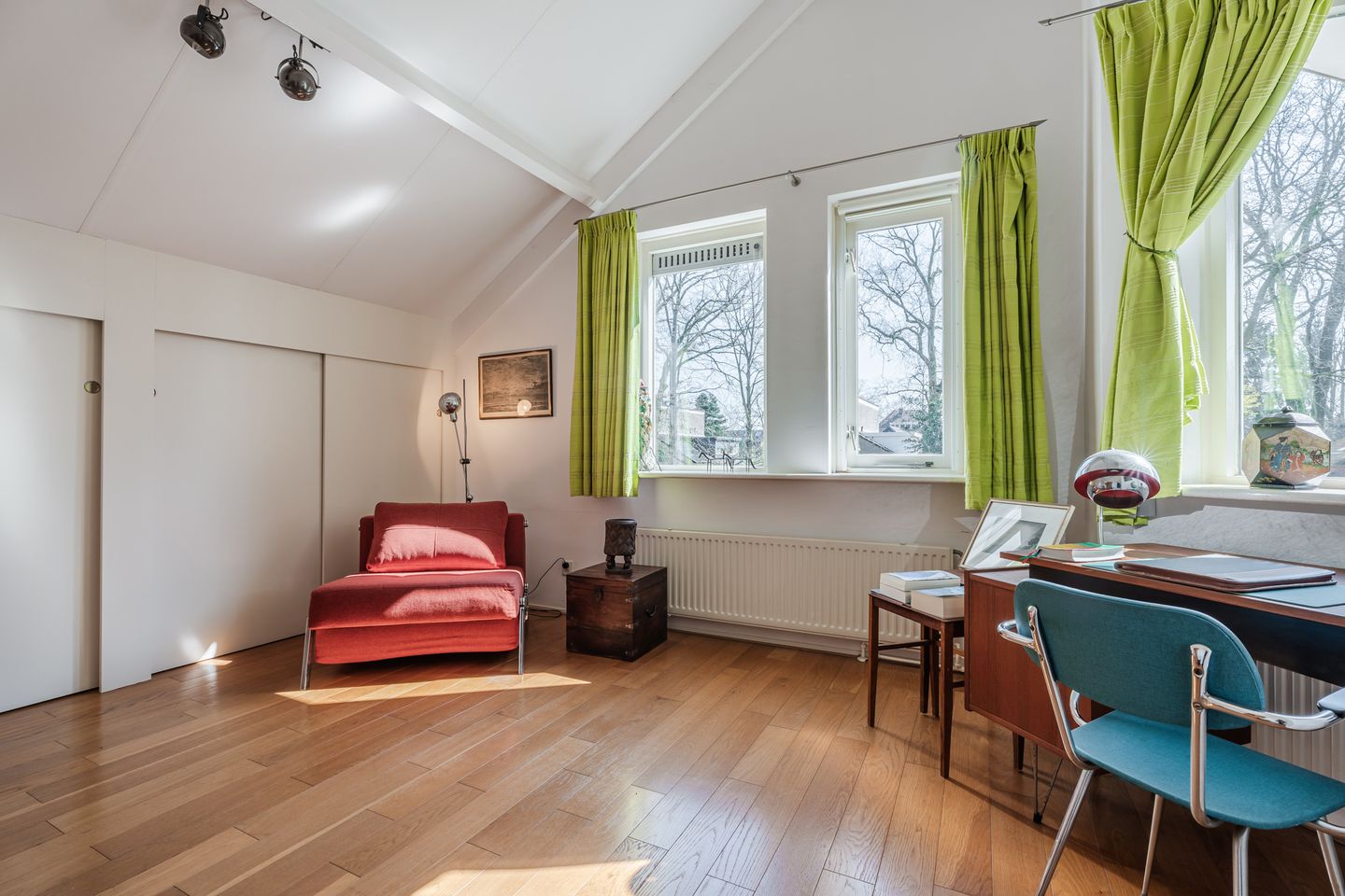 Spacious family home with garden in Park Jonkerbosch — 25