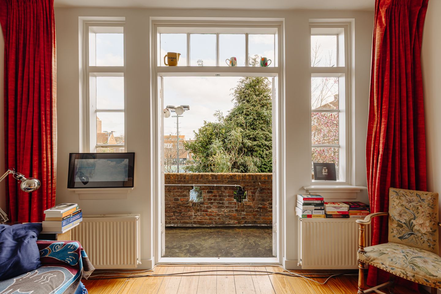 Character Corner House in Watergraafsmeer with Seven Bedrooms and Spacious Garden — 18