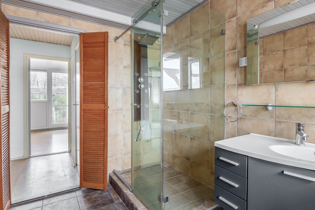 Renovation opportunity corner home with sunny south-facing garden — 25