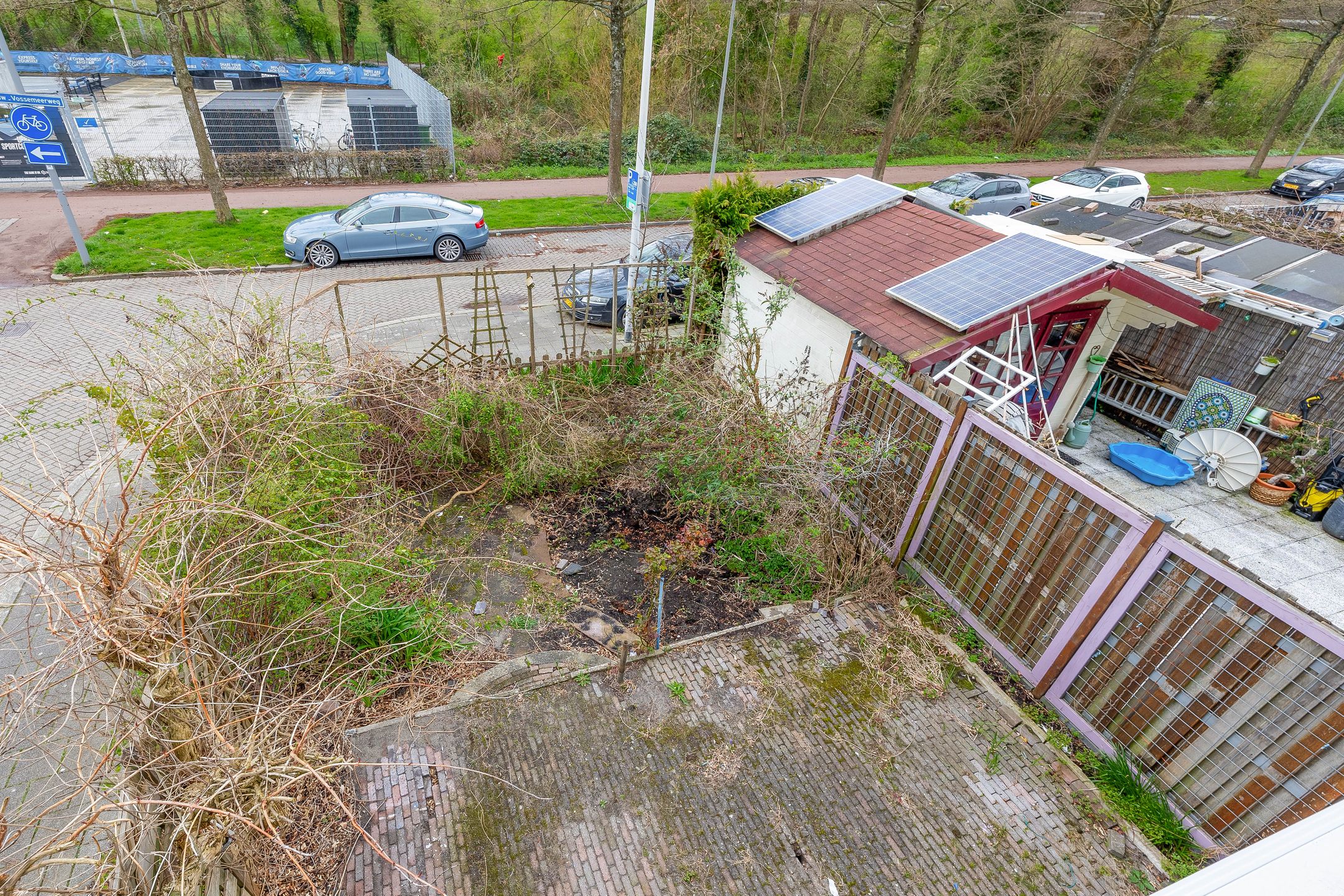 Renovation opportunity corner home with sunny south-facing garden — 29