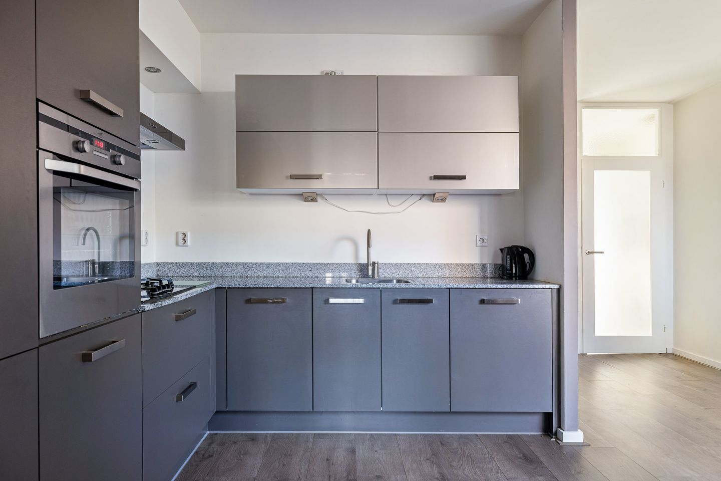 Spacious corner home with modern bathroom in De Drait — 20