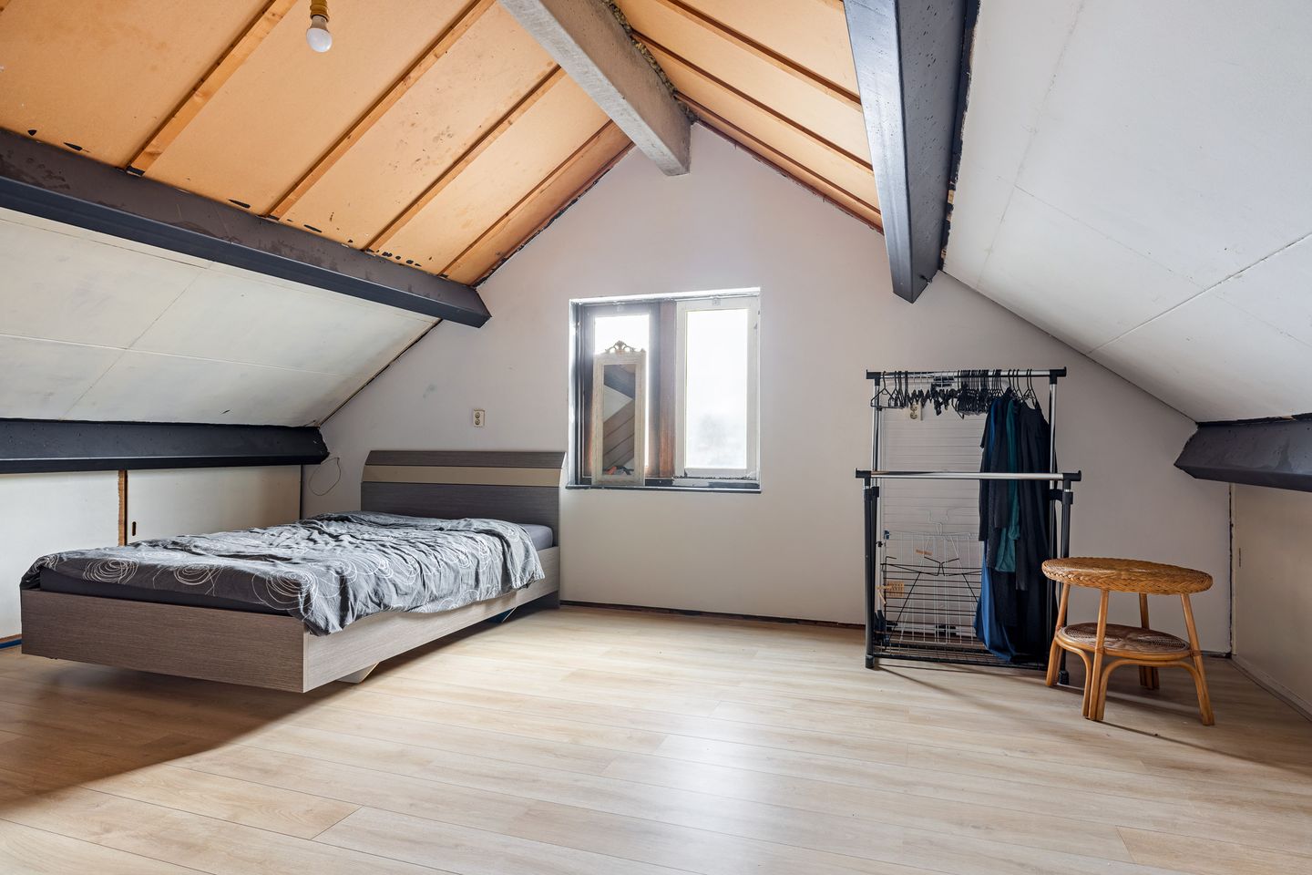 Spacious corner home with modern bathroom in De Drait — 35