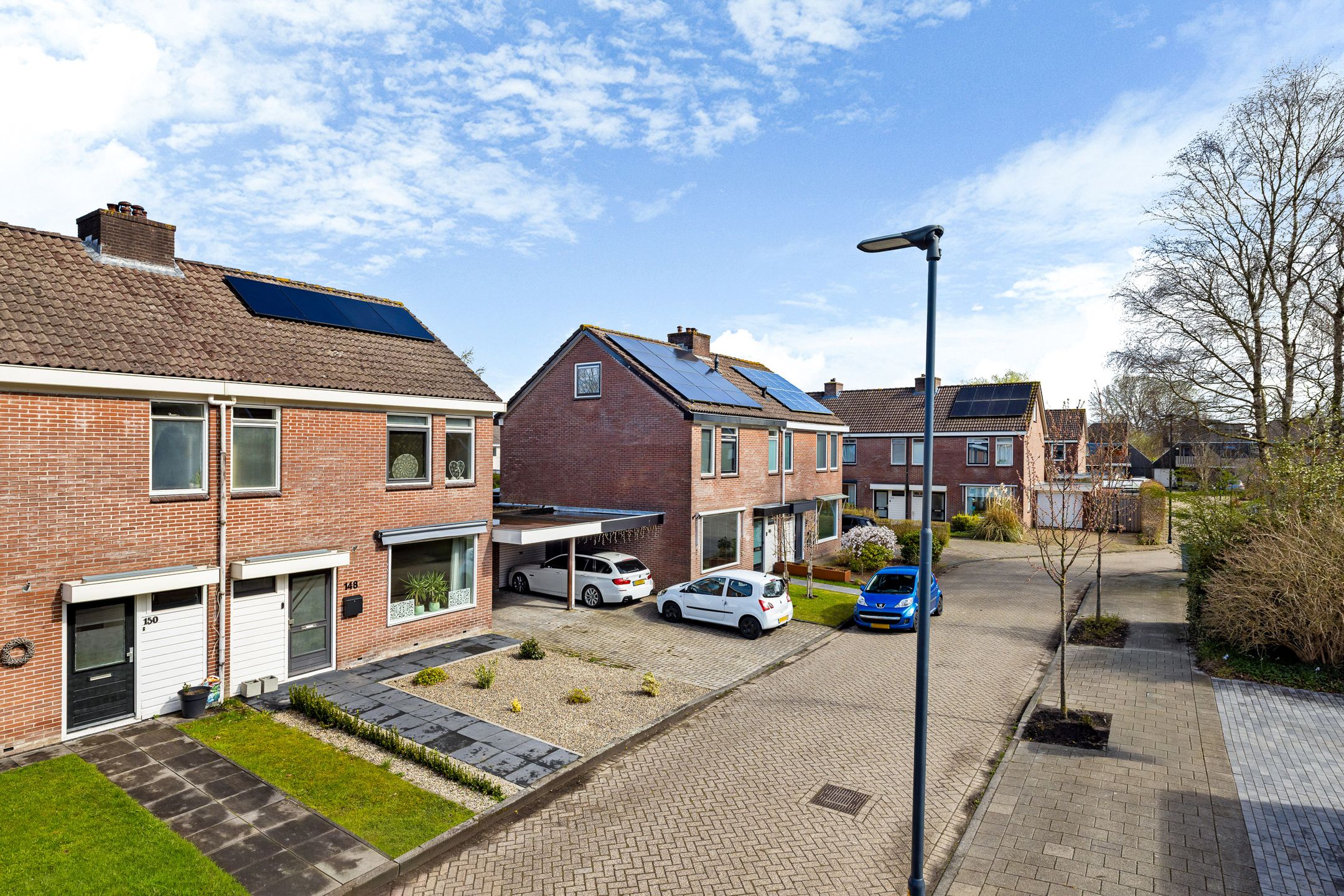 Spacious corner home with modern bathroom in De Drait — 39