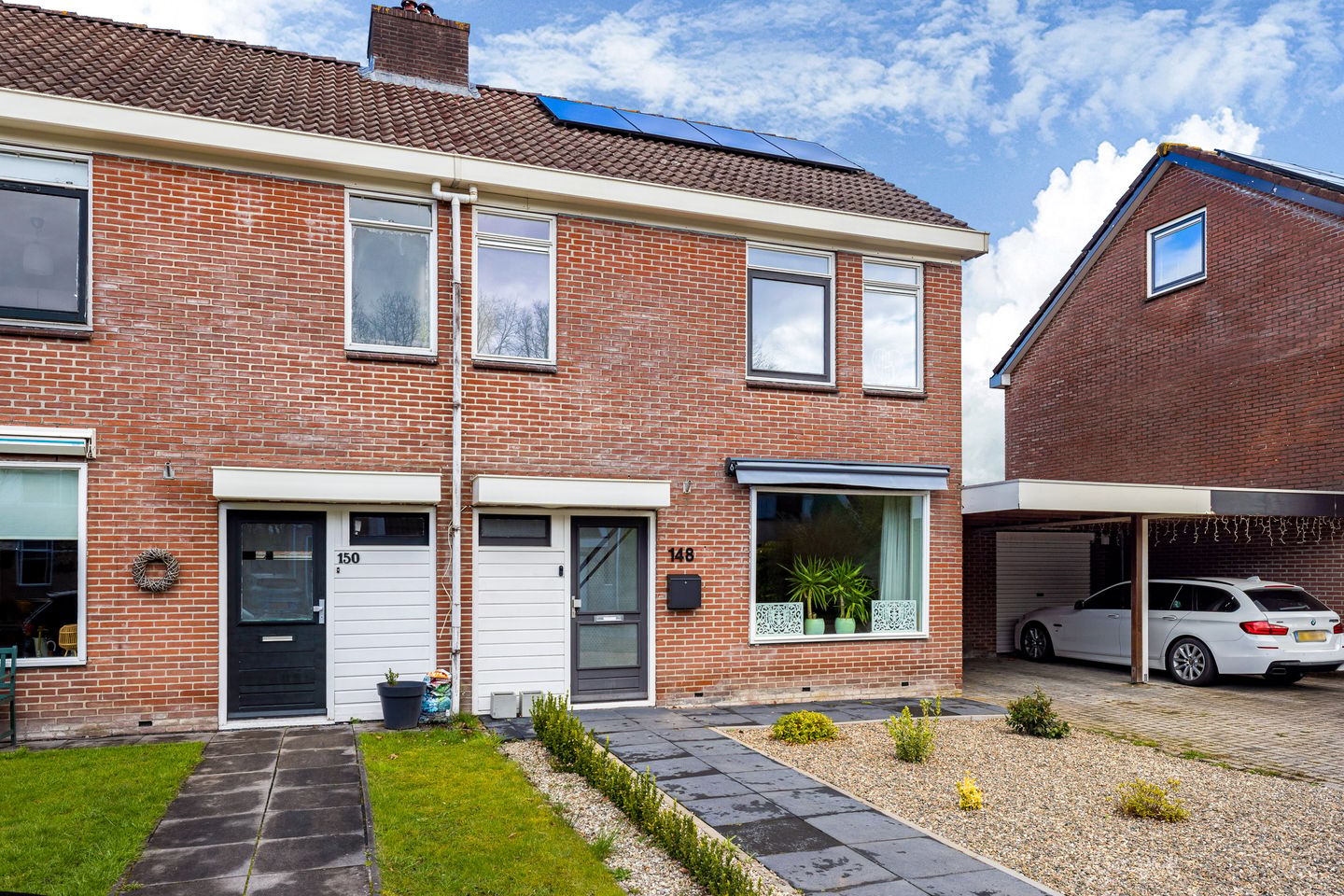 Spacious corner home with modern bathroom in De Drait — 40