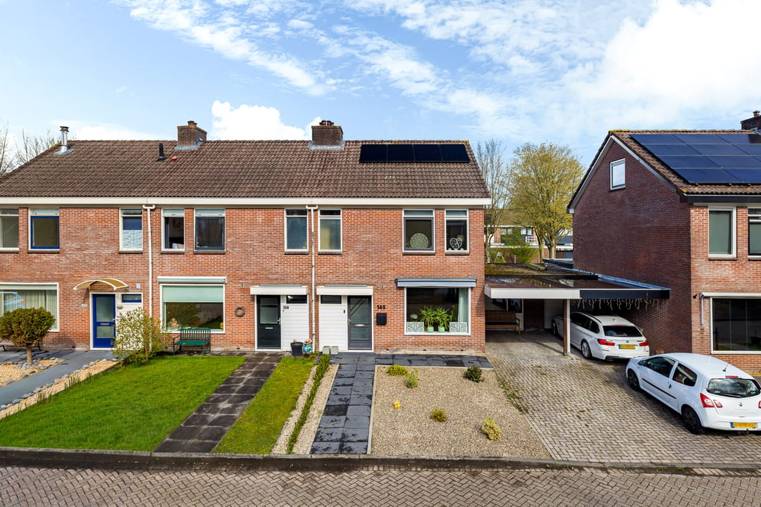 Spacious corner home with modern bathroom in De Drait — 38