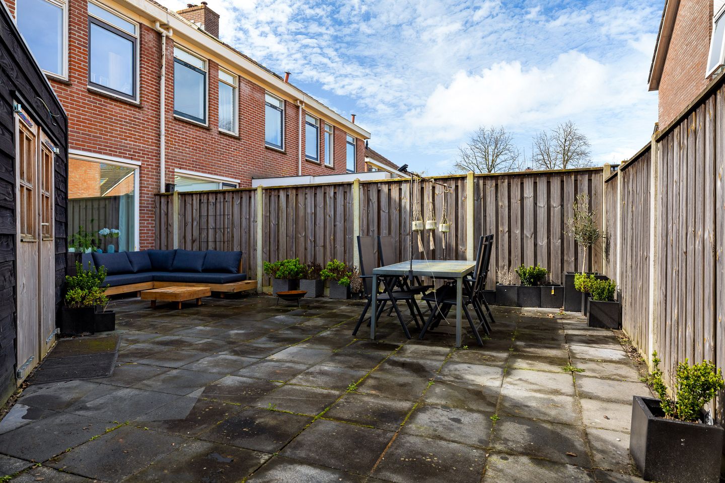 Spacious corner home with modern bathroom in De Drait — 44