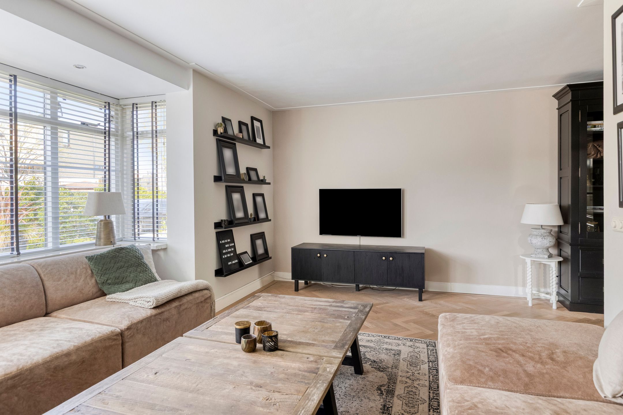 Photo 12 of Adelaarsvaren 47