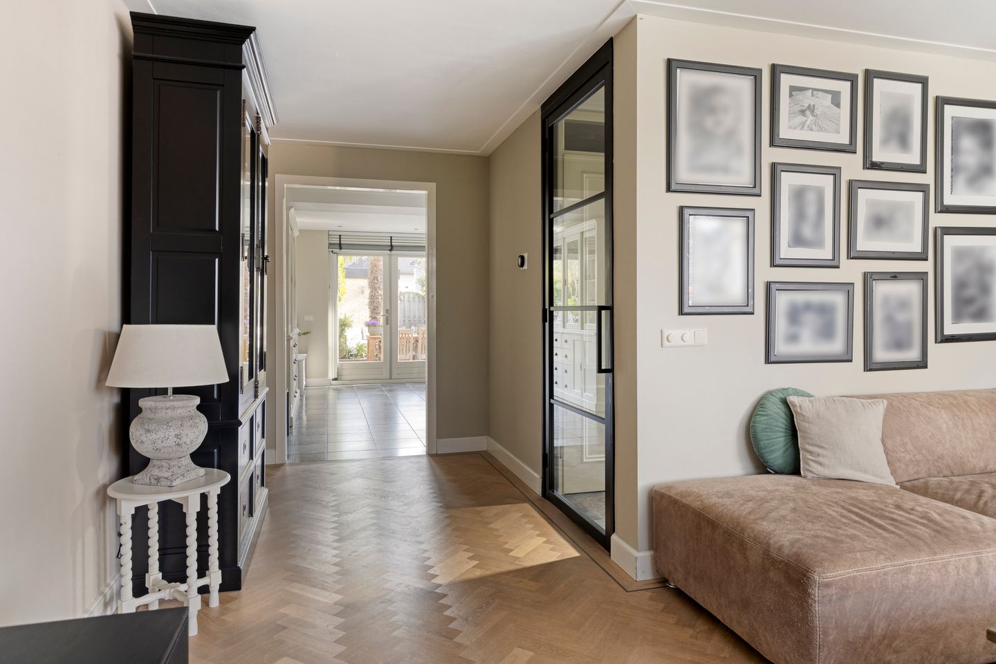 Photo 14 of Adelaarsvaren 47