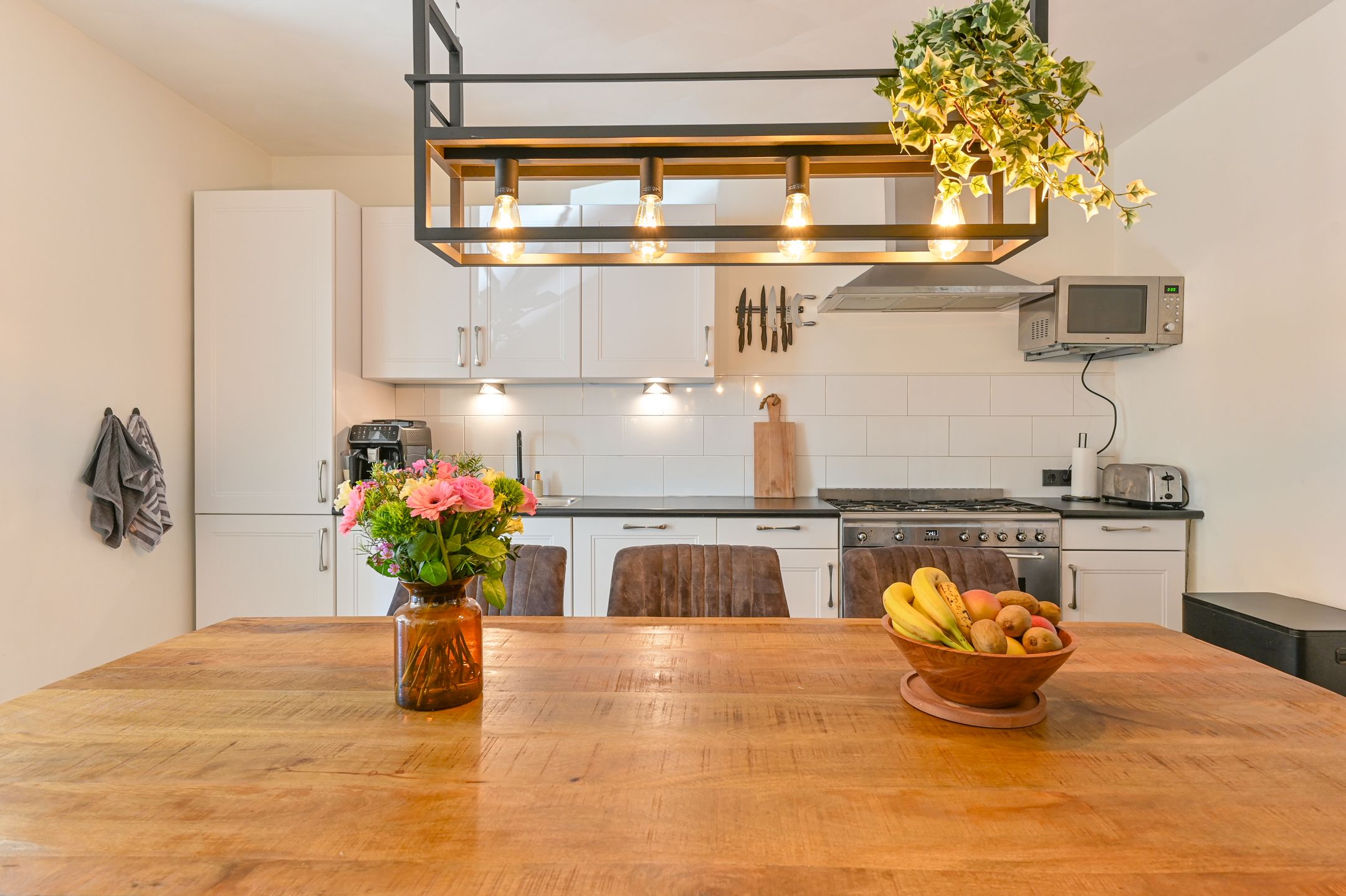 Modern Semi-Detached Home with Extension and Covered Terrace in Child-Friendly Location — 13