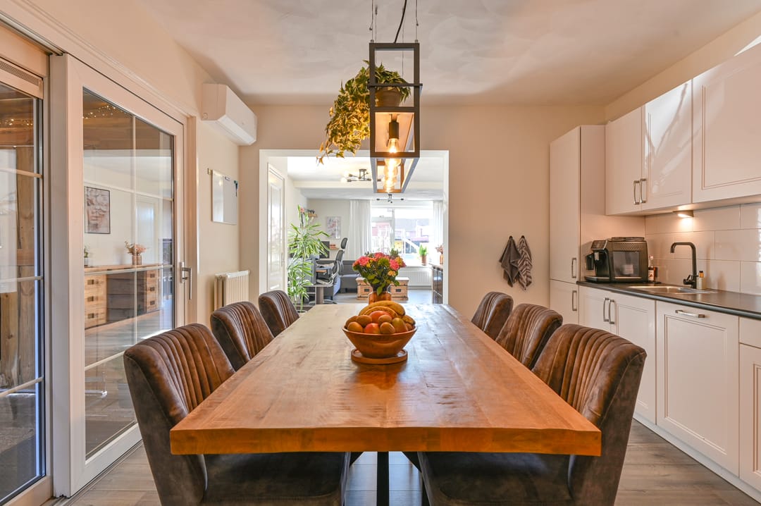Modern Semi-Detached Home with Extension and Covered Terrace in Child-Friendly Location — 15