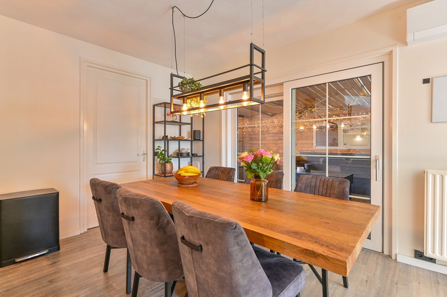 Modern Semi-Detached Home with Extension and Covered Terrace in Child-Friendly Location — 17