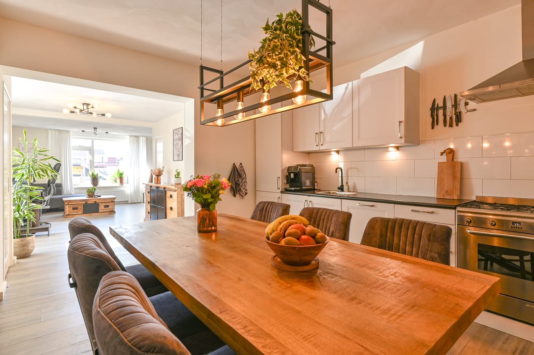 Modern Semi-Detached Home with Extension and Covered Terrace in Child-Friendly Location — 14