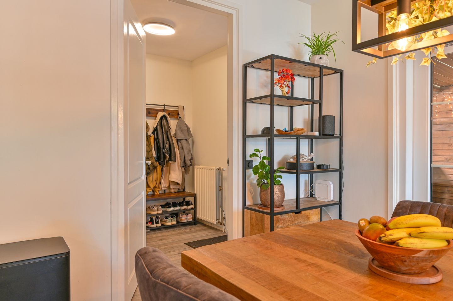 Modern Semi-Detached Home with Extension and Covered Terrace in Child-Friendly Location — 18