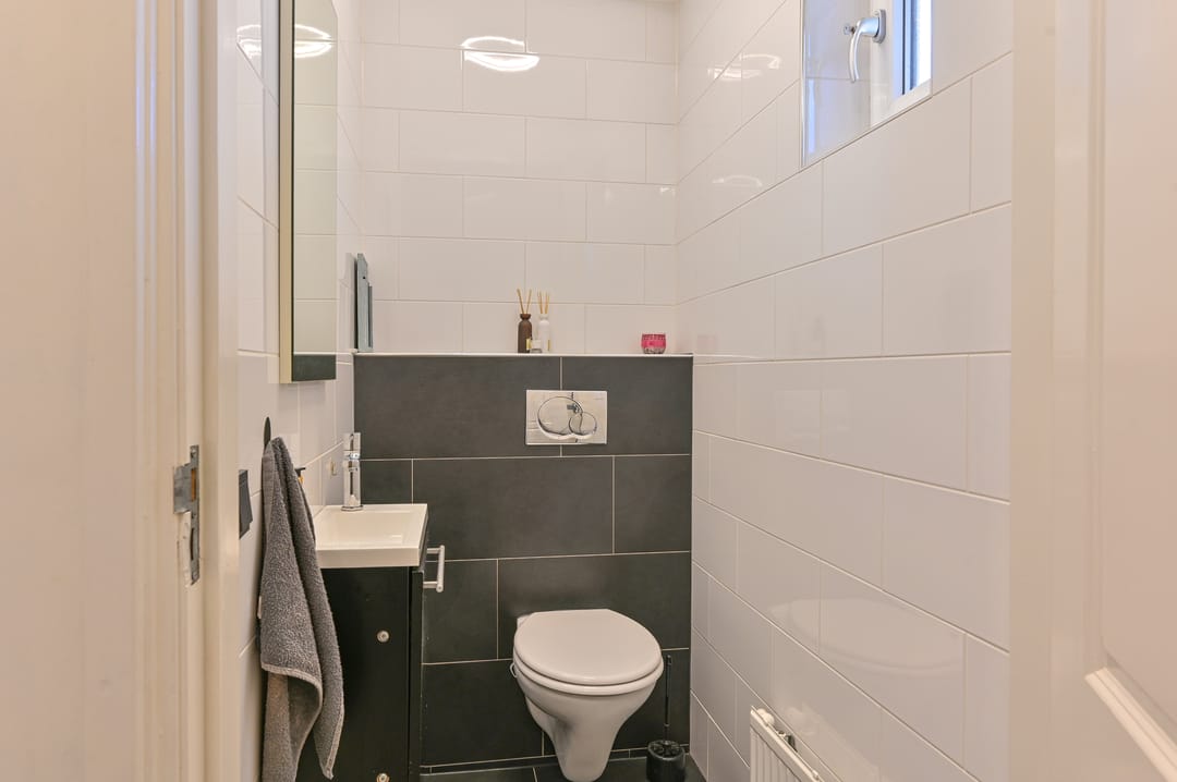 Modern Semi-Detached Home with Extension and Covered Terrace in Child-Friendly Location — 21