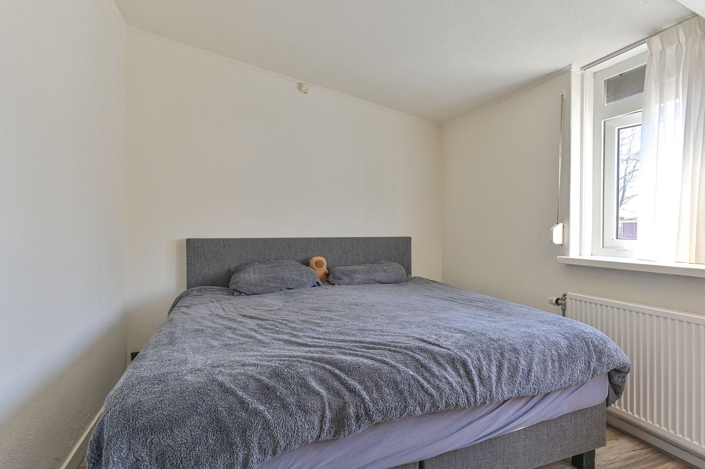 Modern Semi-Detached Home with Extension and Covered Terrace in Child-Friendly Location — 27