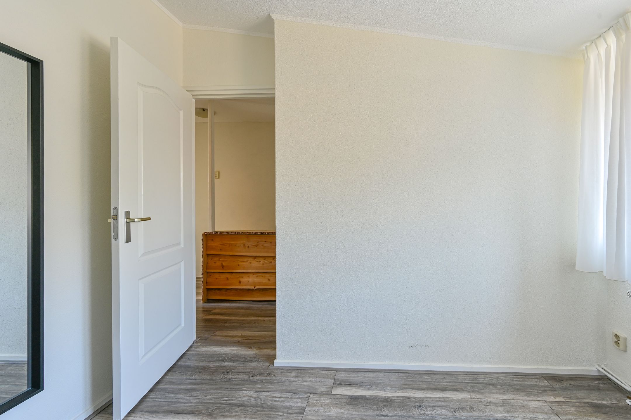 Modern Semi-Detached Home with Extension and Covered Terrace in Child-Friendly Location — 36