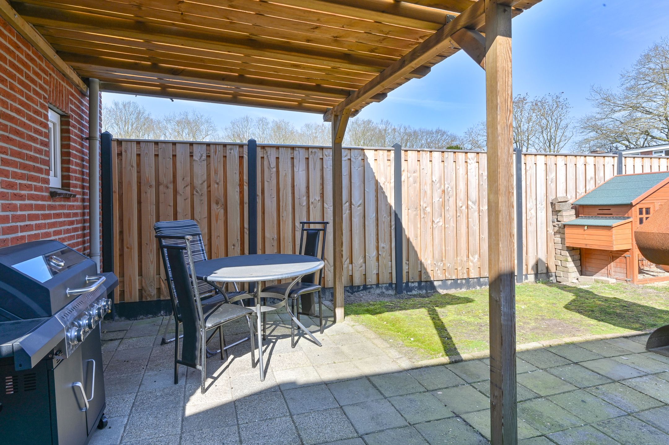 Modern Semi-Detached Home with Extension and Covered Terrace in Child-Friendly Location — 48