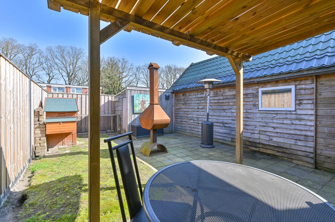 Modern Semi-Detached Home with Extension and Covered Terrace in Child-Friendly Location — 49
