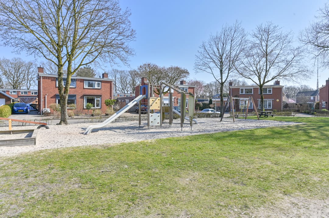 Modern Semi-Detached Home with Extension and Covered Terrace in Child-Friendly Location — 55