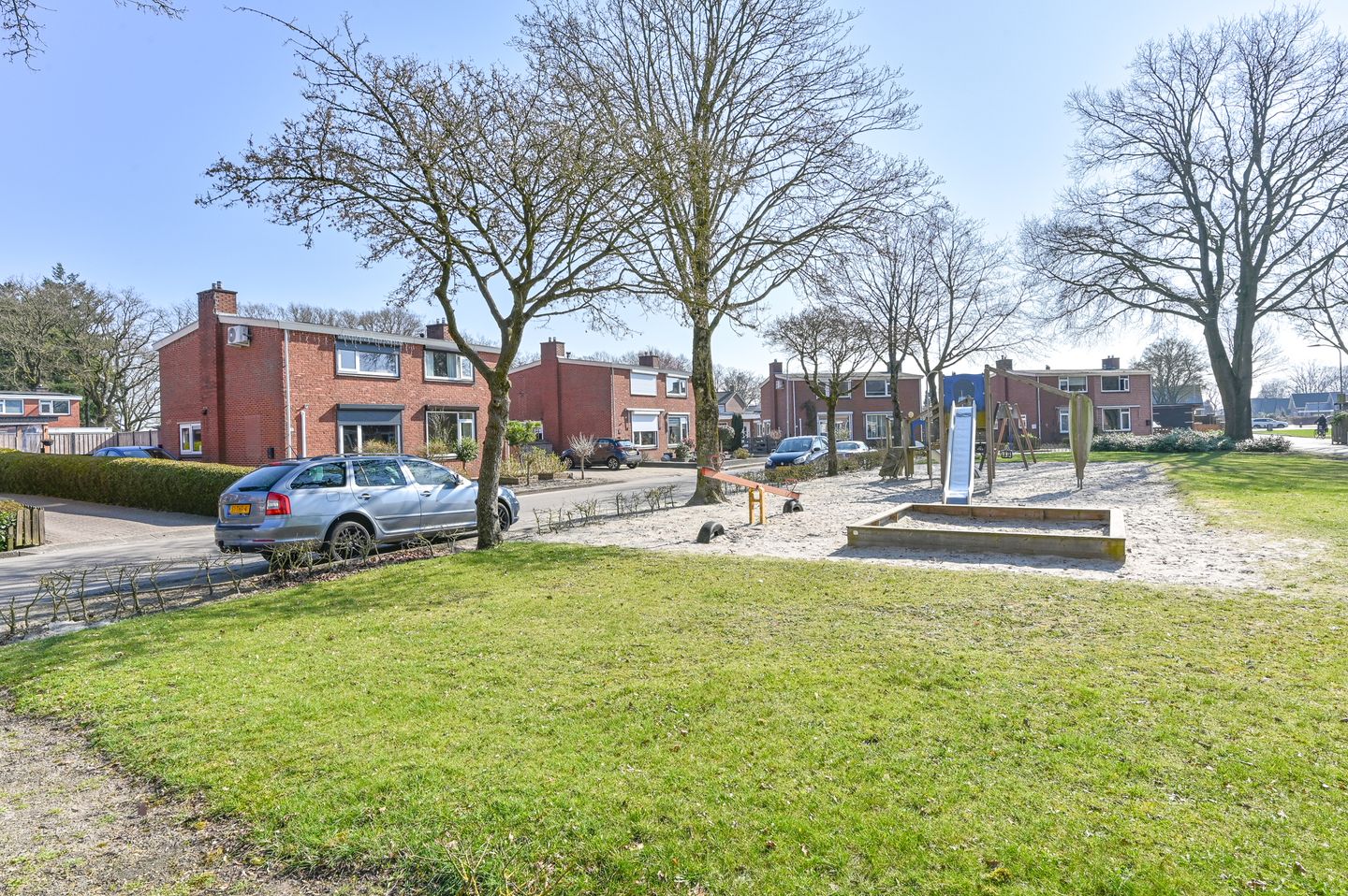 Modern Semi-Detached Home with Extension and Covered Terrace in Child-Friendly Location — 56