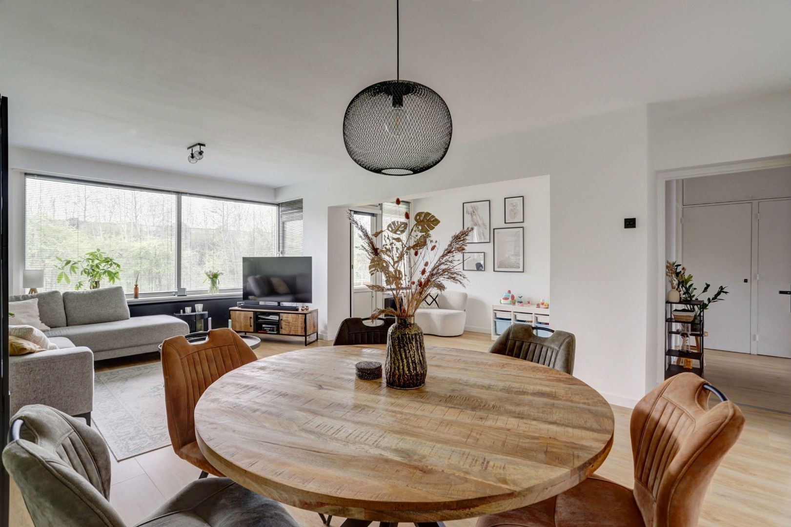 Photo 9 of Edmond Hellenraadstraat 125