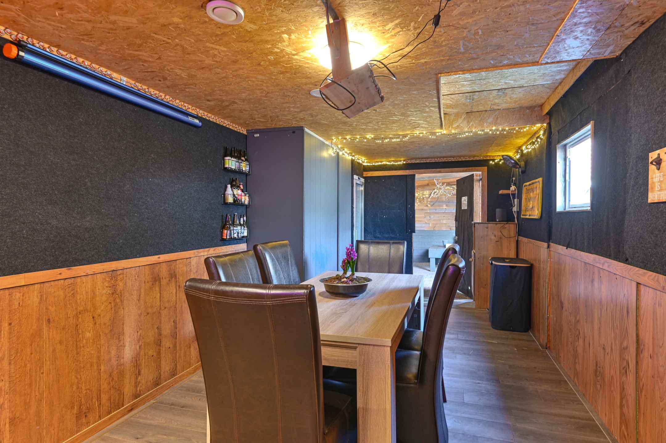 Modern Semi-Detached Home with Extension and Covered Terrace in Child-Friendly Location — 45