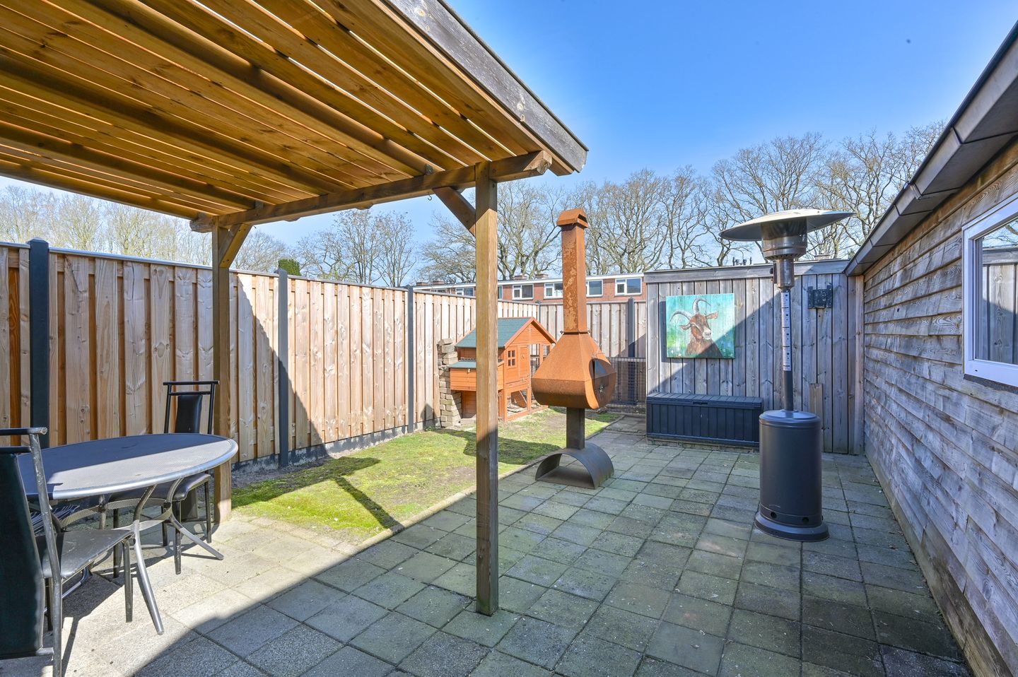Modern Semi-Detached Home with Extension and Covered Terrace in Child-Friendly Location — 47