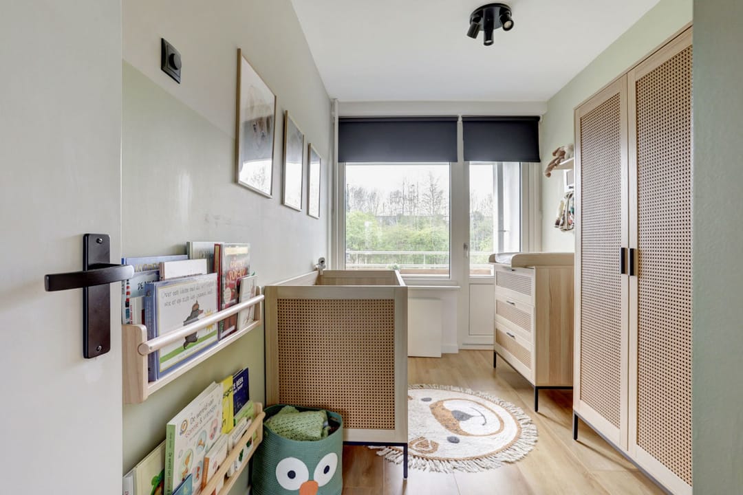 Photo 22 of Edmond Hellenraadstraat 125