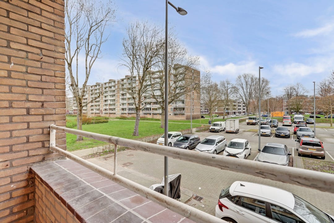 Photo 13 of Edmond Hellenraadstraat 125