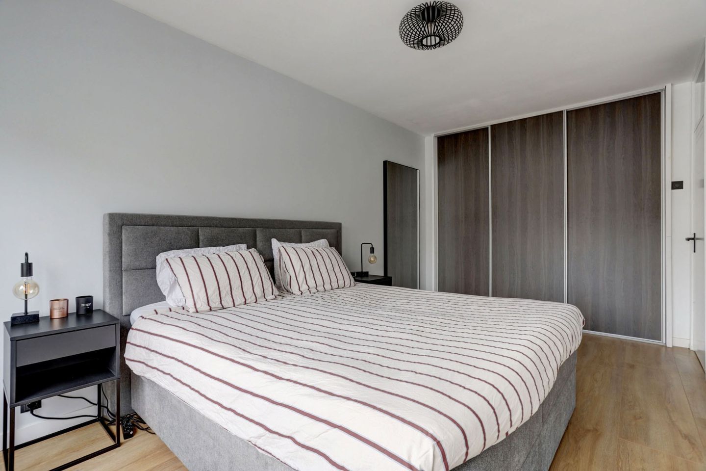 Photo 20 of Edmond Hellenraadstraat 125