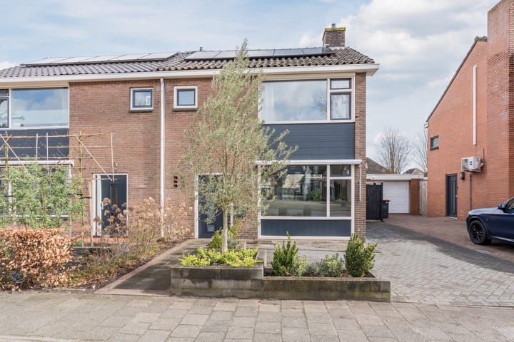 Photo 2 of Alteveerstraat 109