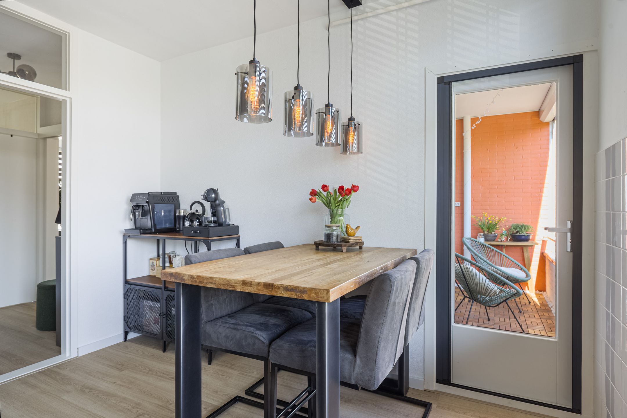 Photo 18 of Witte de Withstraat 24