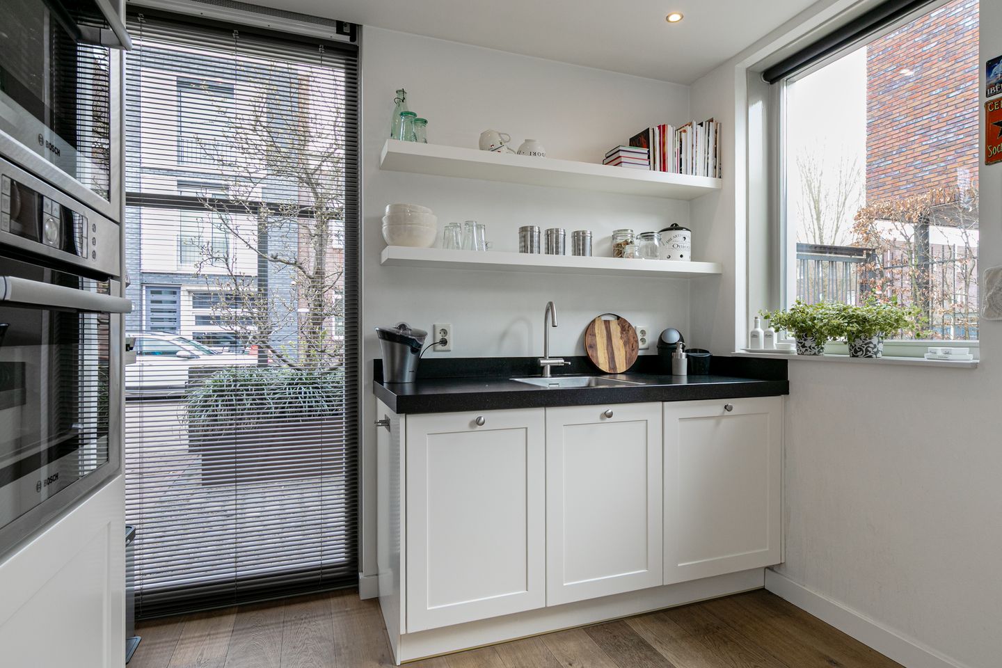 Photo 14 of Schoklandstraat 65