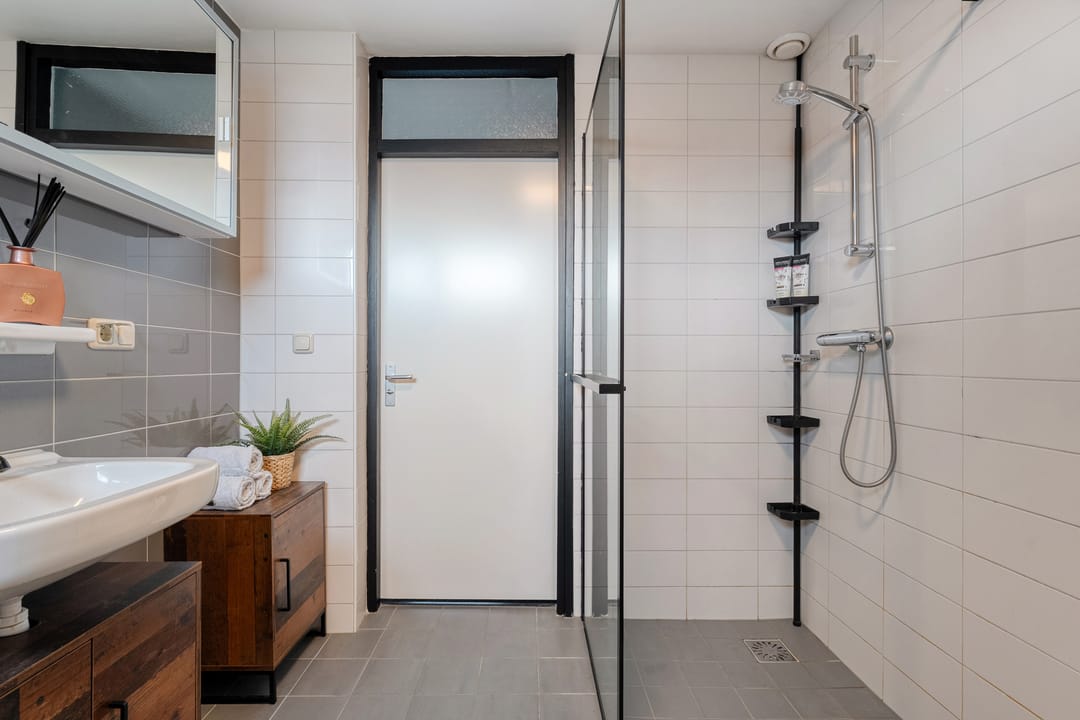 Photo 32 of E E G laan 84